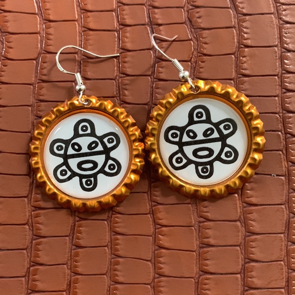 Charity item: Puerto Rico Taino Sun handcrafted bottle Cap Earrings. - Picture 5 of 12